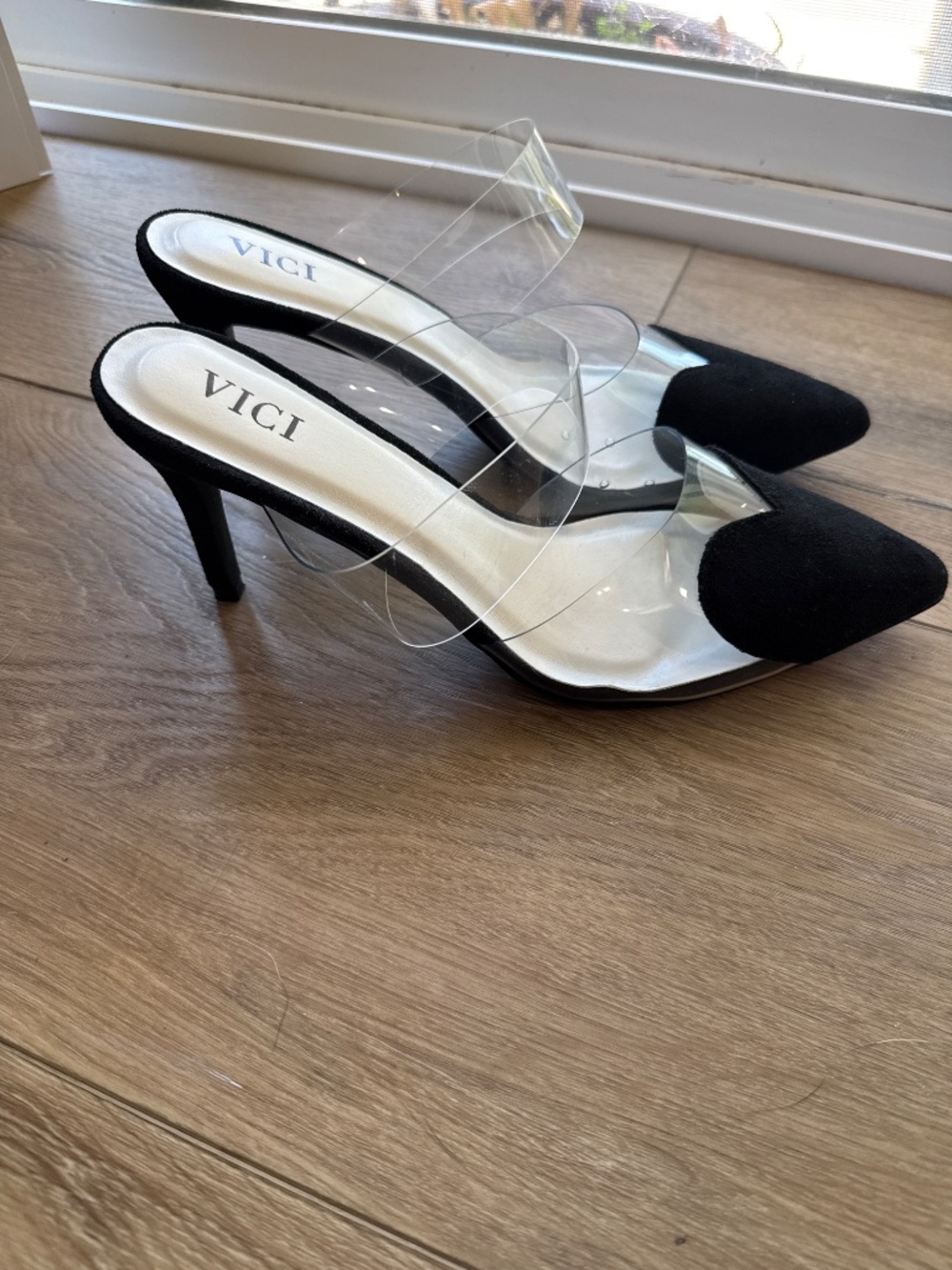 Heels - Picture 2 of 4